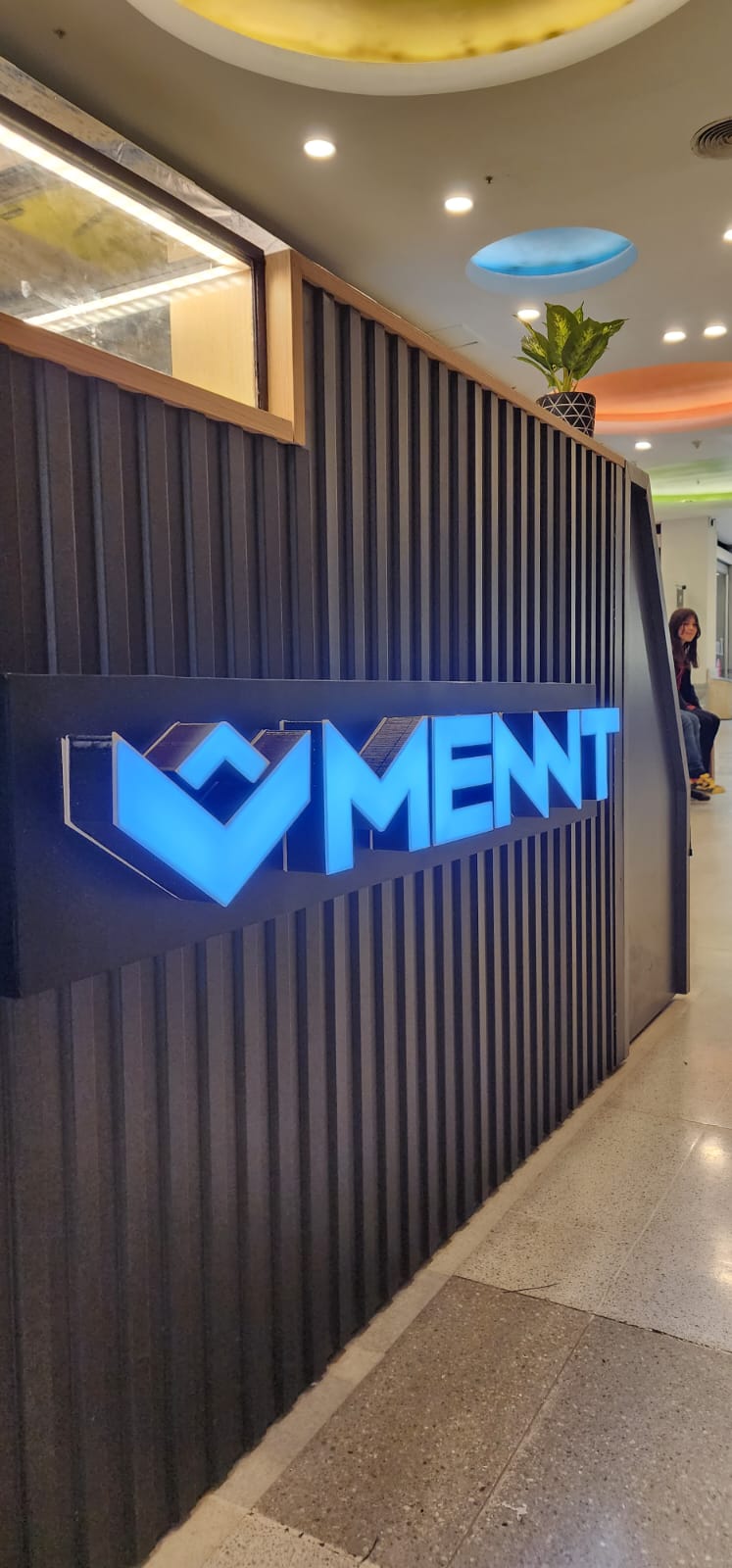 Isla Comercial Mennt Mall Sport